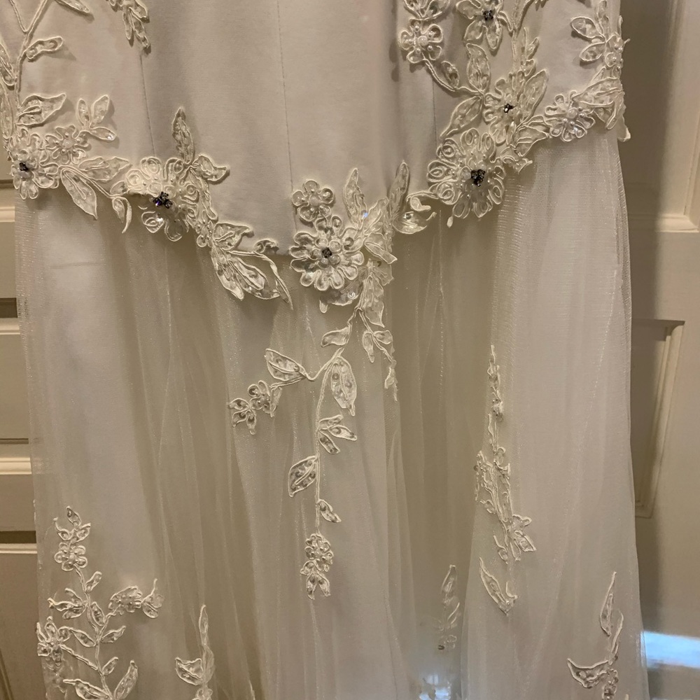 Wedding Dress or Ballgown - Picture 4 of 13